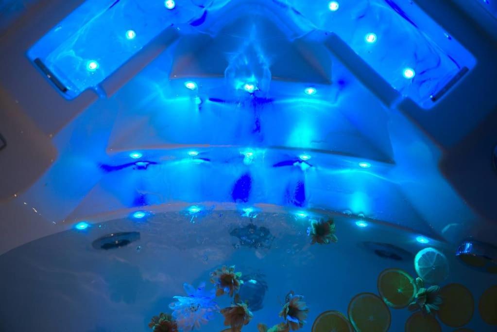 Luxury Room Jacuzzi Centre Ville Haut De Gamme Mulhouse Buitenkant foto